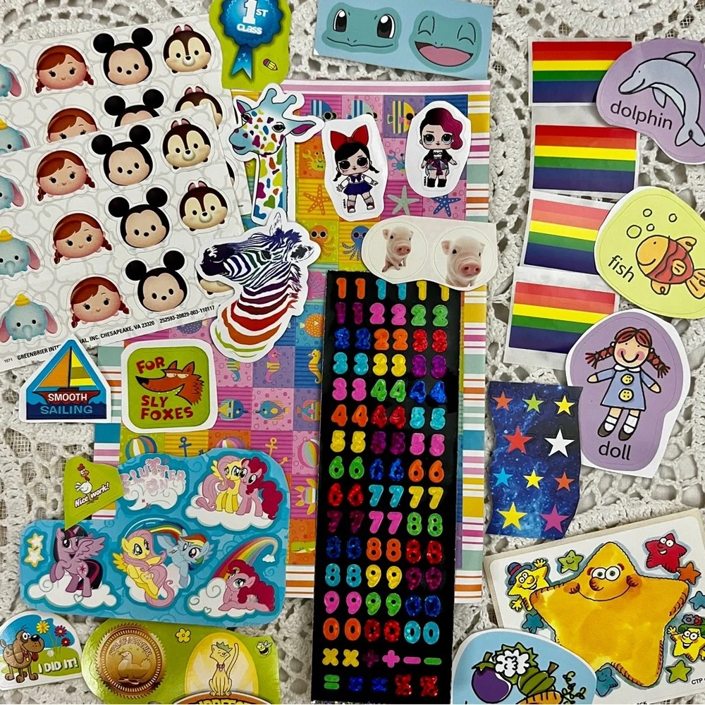 Sticker lot, kid approved - Picture 3 of 15